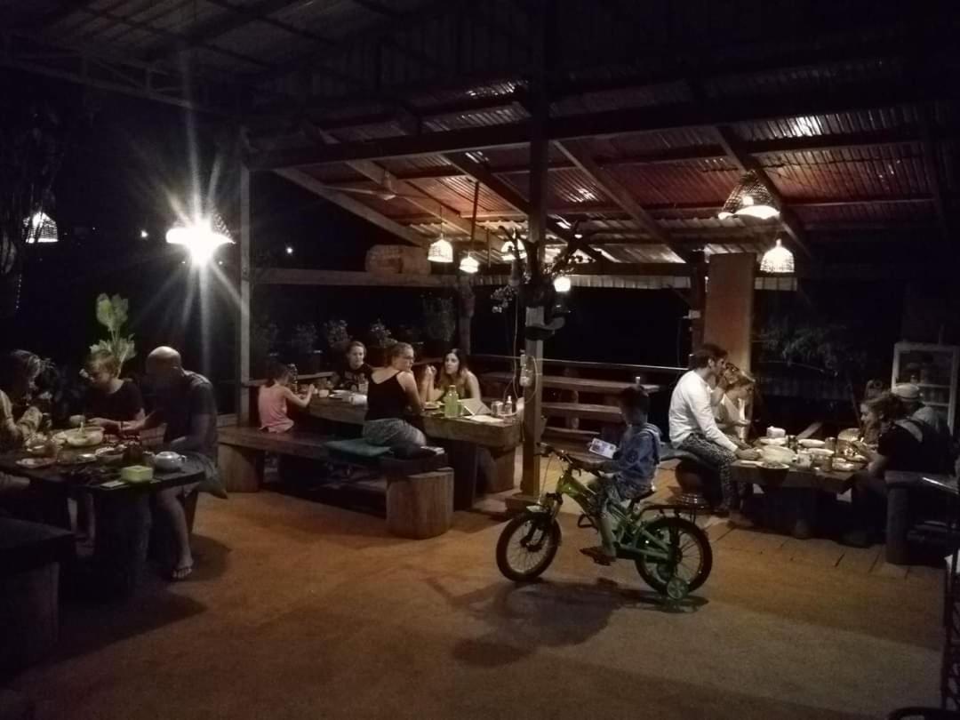 Apartamento Familyhouse & Trekking Banlung Exterior foto