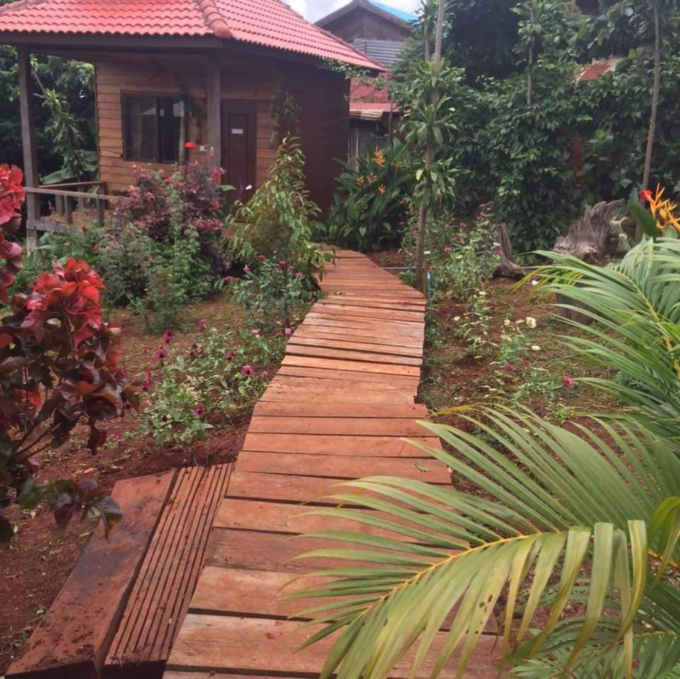 Apartamento Familyhouse & Trekking Banlung Habitación foto