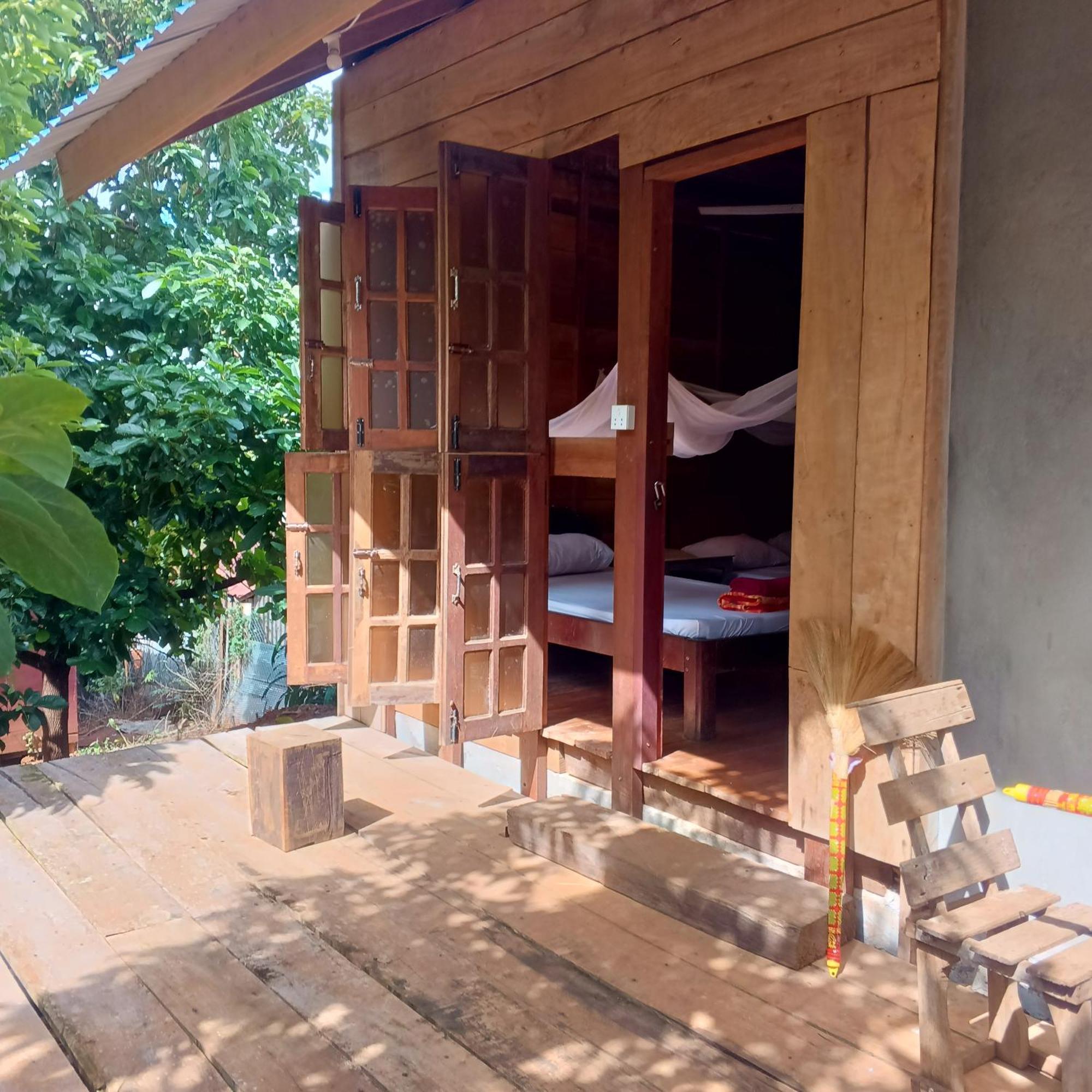Apartamento Familyhouse & Trekking Banlung Exterior foto